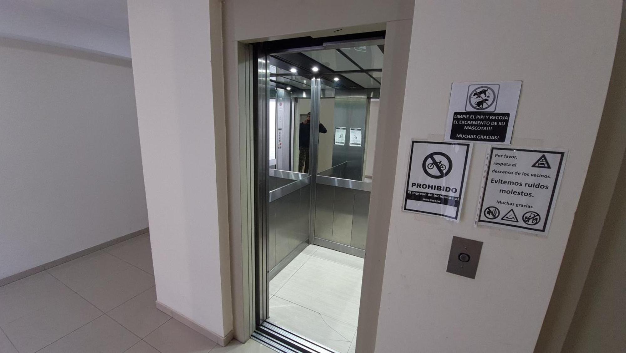 Simpsoniano Dpto Centrico A Minutos Del Aeropuerto Lägenhet Ezeiza Exteriör bild